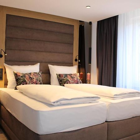 Hotel Reutlinger Hof รอยท์ลิงเงน ภายนอก รูปภาพ