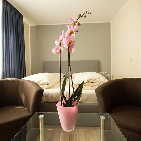 Hotel Reutlinger Hof รอยท์ลิงเงน ภายนอก รูปภาพ