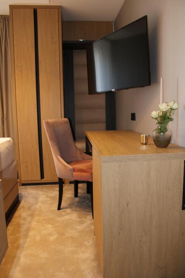 Hotel Reutlinger Hof รอยท์ลิงเงน ภายนอก รูปภาพ