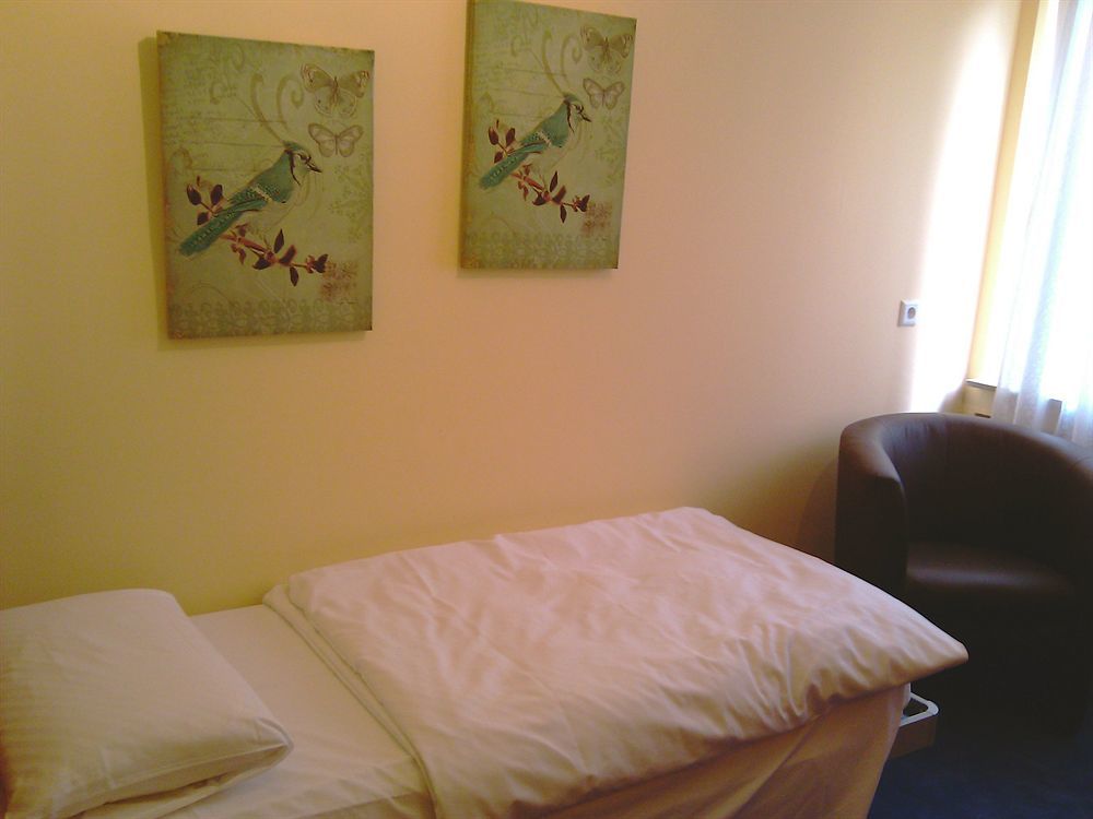 Hotel Reutlinger Hof รอยท์ลิงเงน ภายนอก รูปภาพ