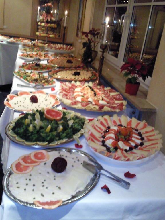 Hotel Reutlinger Hof รอยท์ลิงเงน ภายนอก รูปภาพ