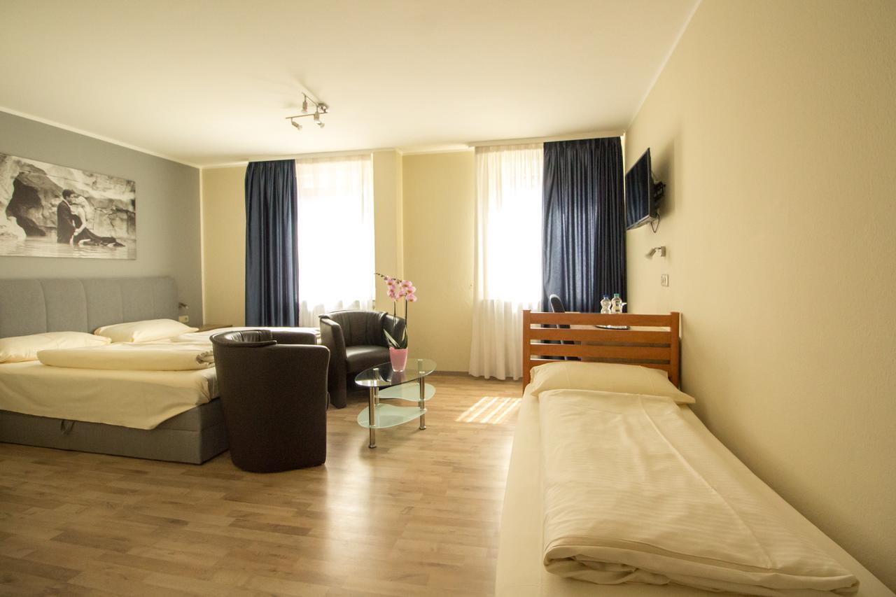 Hotel Reutlinger Hof รอยท์ลิงเงน ภายนอก รูปภาพ