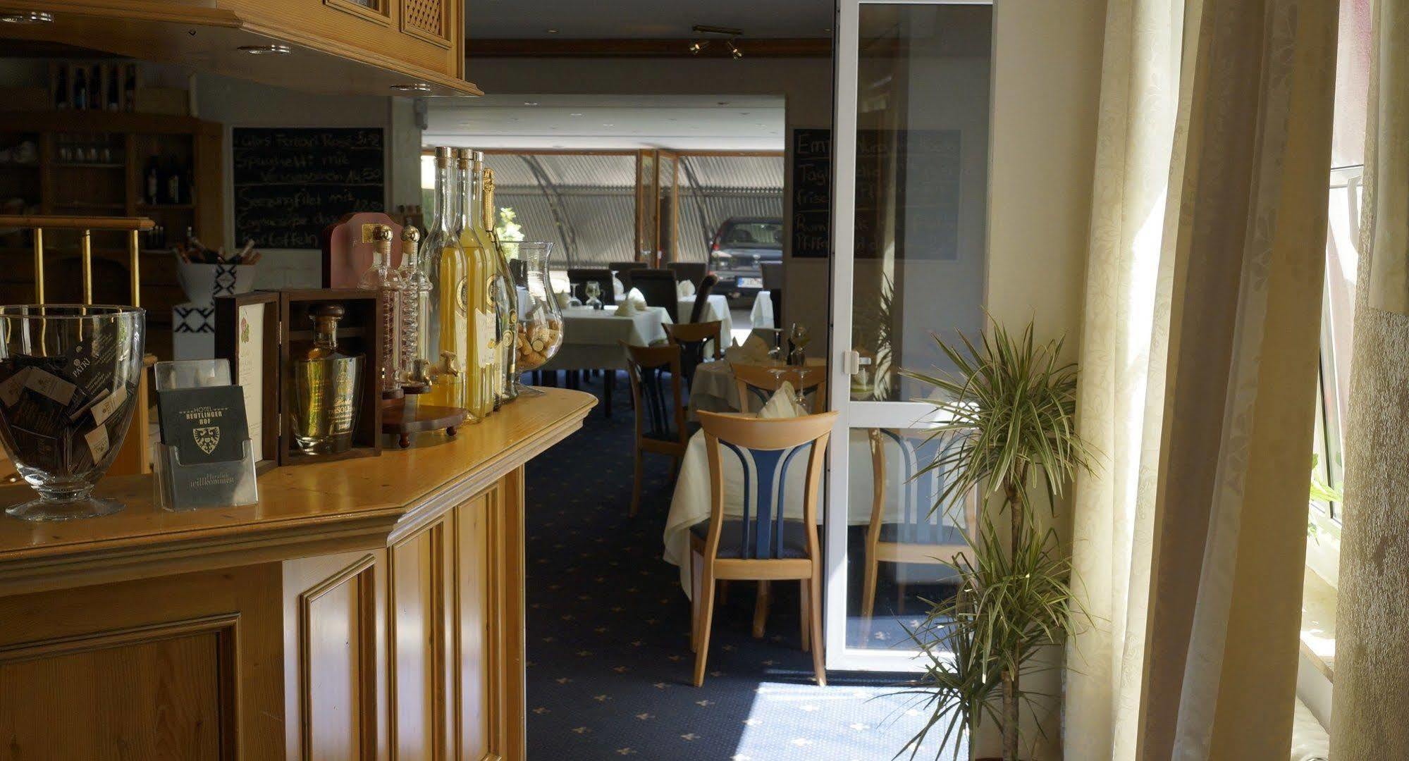 Hotel Reutlinger Hof รอยท์ลิงเงน ภายนอก รูปภาพ